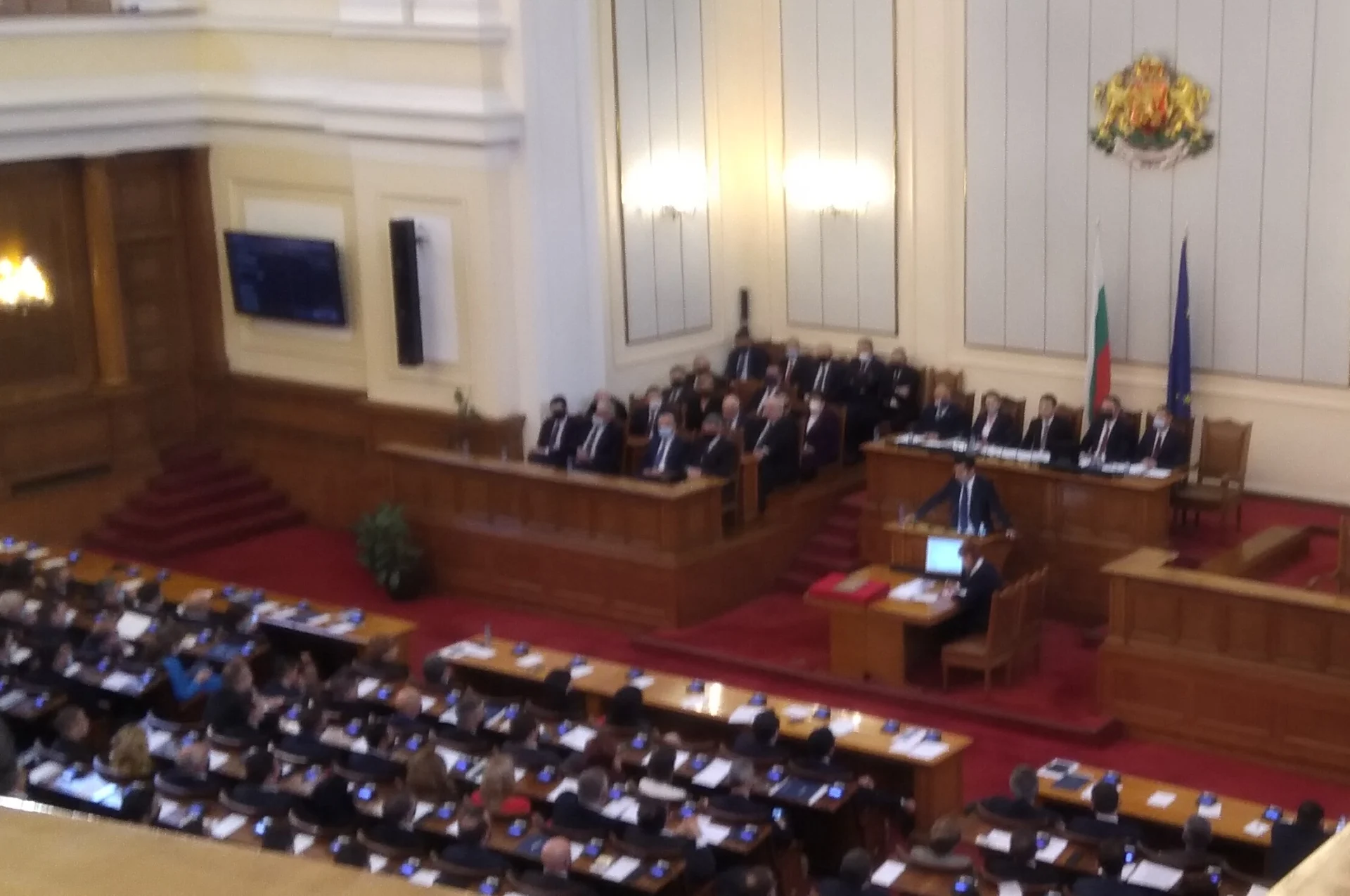 Парламент избор на ново правителство