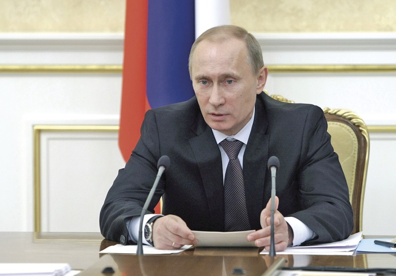 Кремъл очаква на 7 май новия си стар стопанин - Путин.