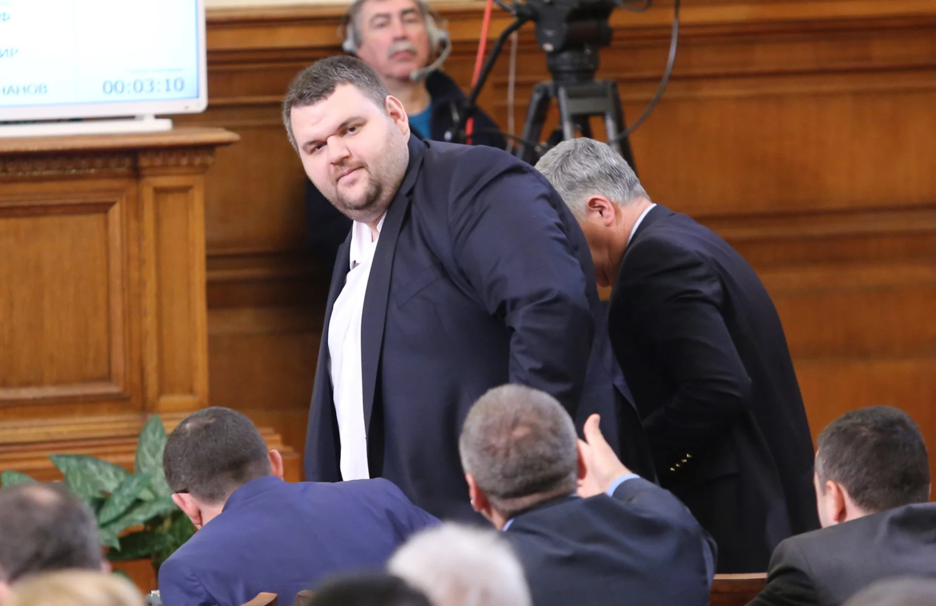 Парламент Делян Пеевски