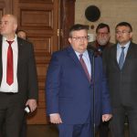 Младен Маринов и Сотир Цацаров откриха изложба на ученици от Художествената гимназия в съдебната палата
