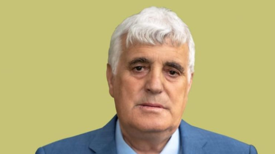 Kocтaдин Xoлянoв