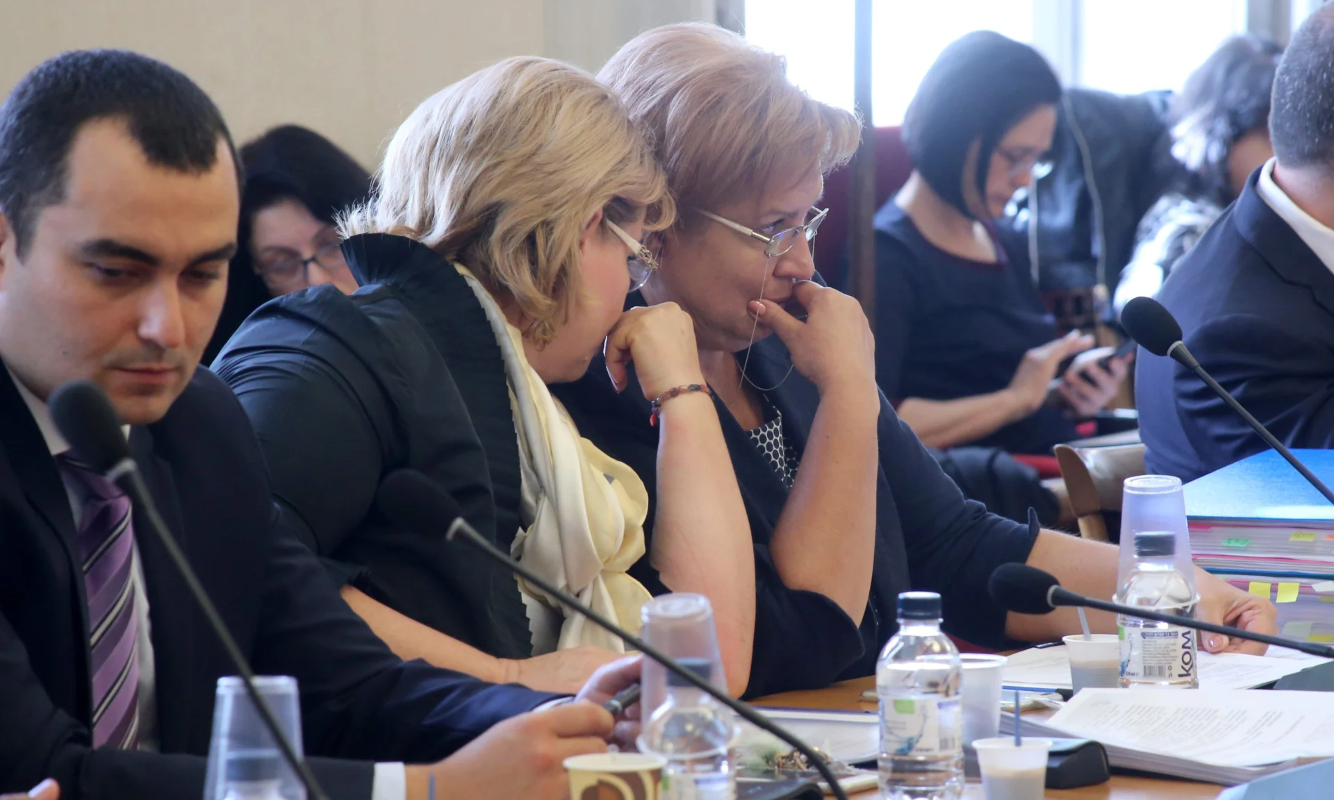 Парламент - комисия по бюджет и финанси