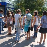 УченициБосоноги ученици по улиците на София