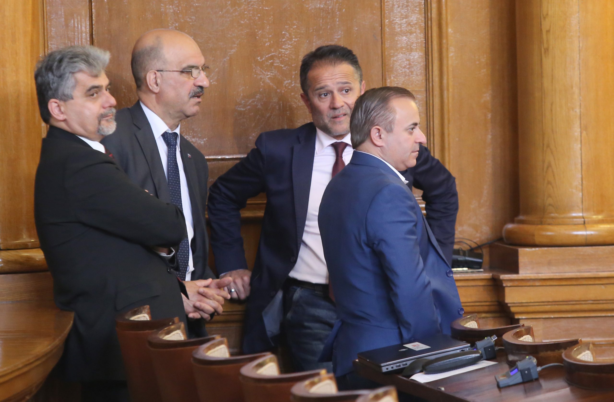 Парламент Патриотичен фронт