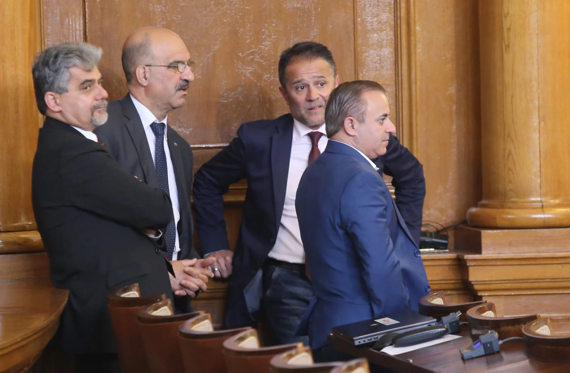 Парламент Патриотичен фронт