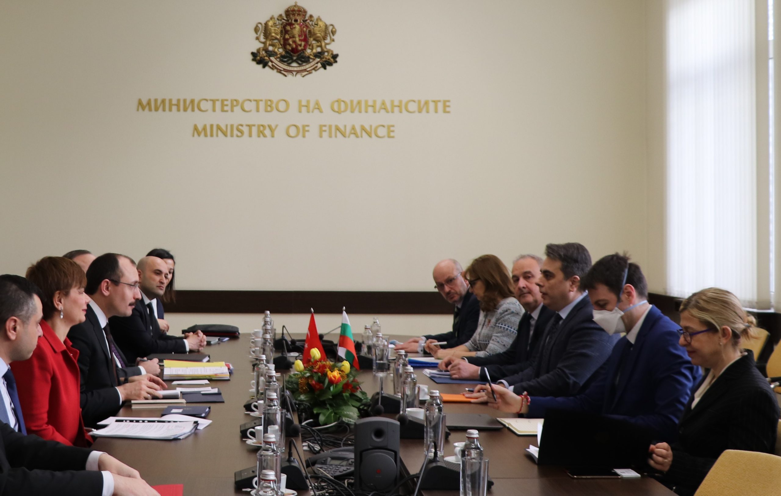 Асен Василев посрещна официална турска делегация