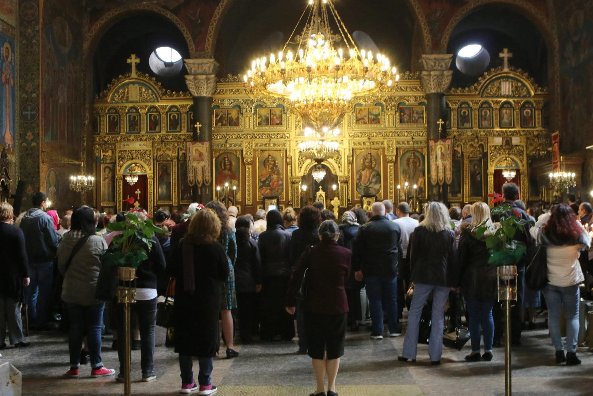 Велик маслосвет църква света Неделя