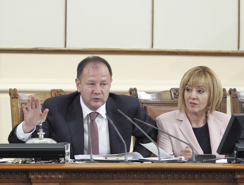 Михаил Миков