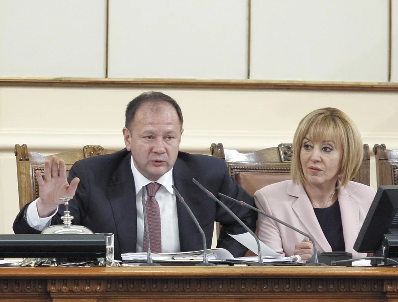 Михаил Миков