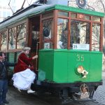 СО – район „Средец” организира пътуване с ретро трамвай за децата с Дядо Коледа от 19 до 23 декември.  Коледният трамвай тръгва на 19 декември 2016 г. (понеделник) в 12.00 ч. от площад „Възраждане“
