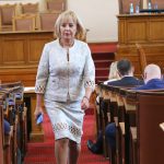 Парламент Мая Манолова