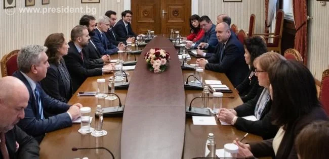 Президентът Румен Радев се срещва с представители на Експертния съвет за икономически анализ в България