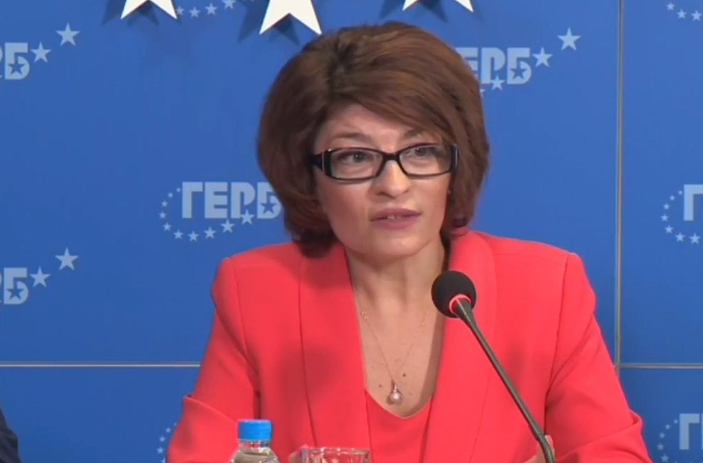 Десислава Атанасова: Чакаме дали БСП ще ни поканят на лидерска среща 9 Десислава Атанасова