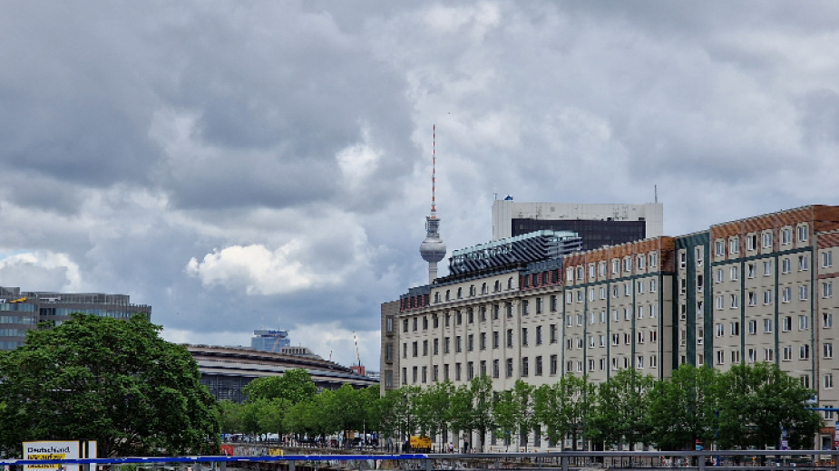 Няколко души са ранени при нападение с нож в Берлин, двама са в болница
