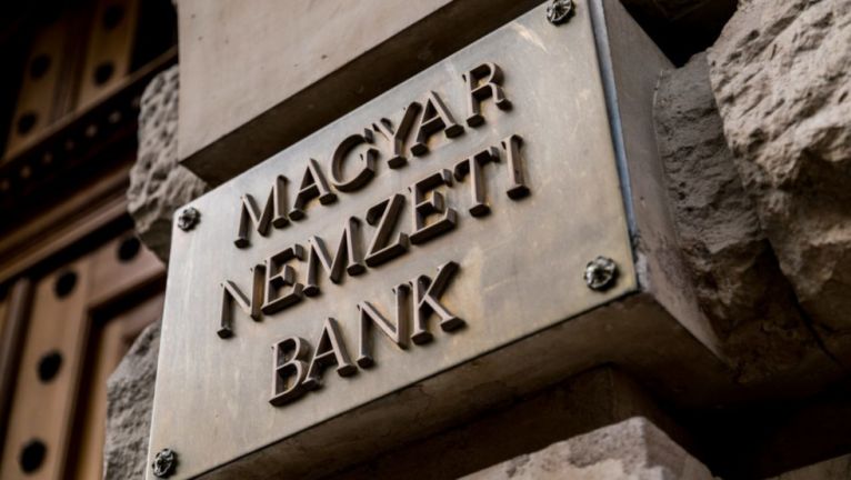 Националната банка на Унгария понижи базовата си лихва до 6.5 процента