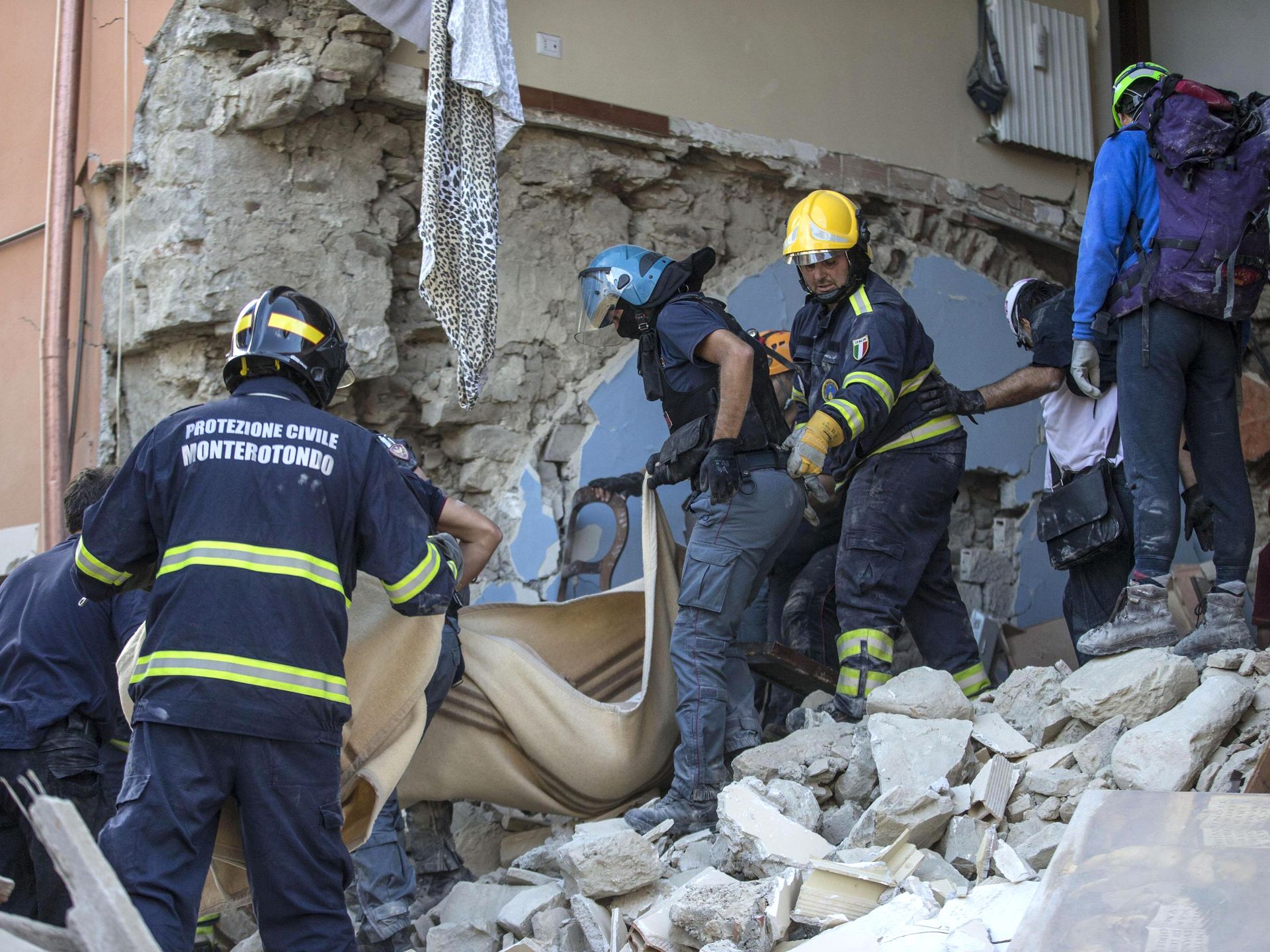 земетресение италия