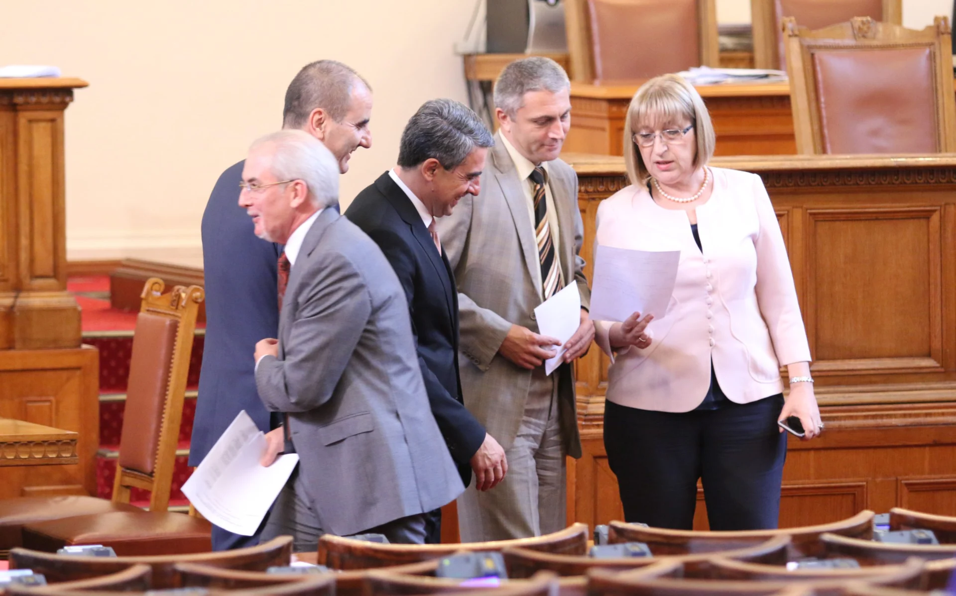 Парламент Предложение за произвеждане на национален референдум Росен Плевнелиев Цецка Цачева Лютви Местан