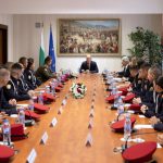 Румен Радев удостои български генерали от запаса с Почетния знак на президента