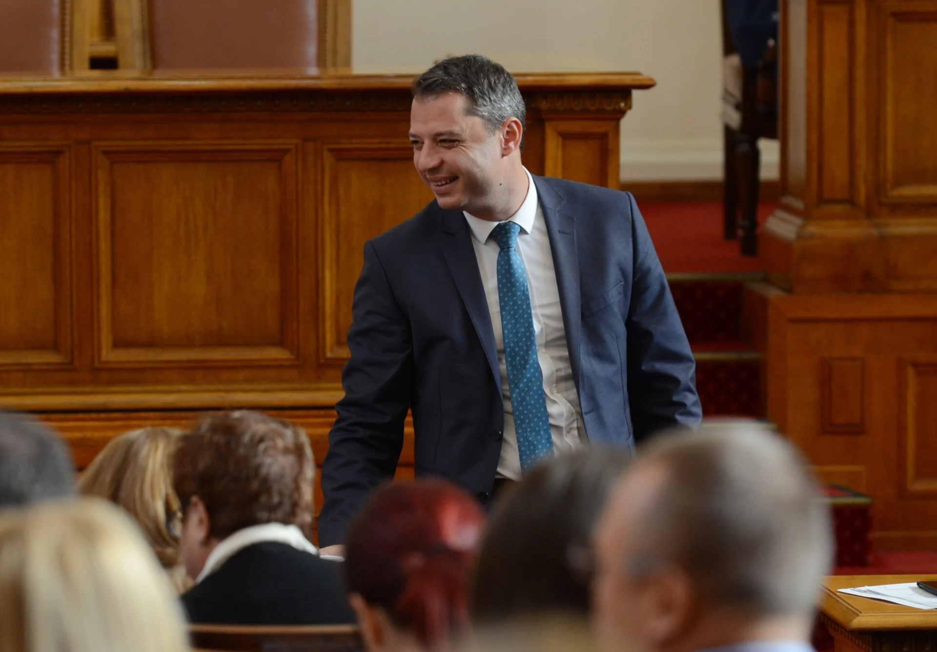 Парламент дебат за оставката на Делян Добрев