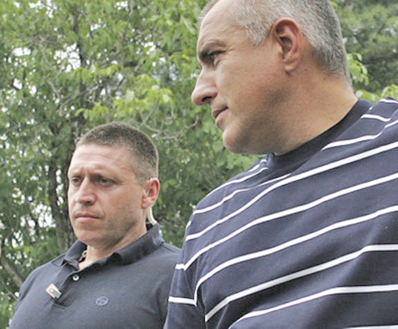 Настоящият началник на службата Тодор Коджейков е плътно до премиера Борисов.