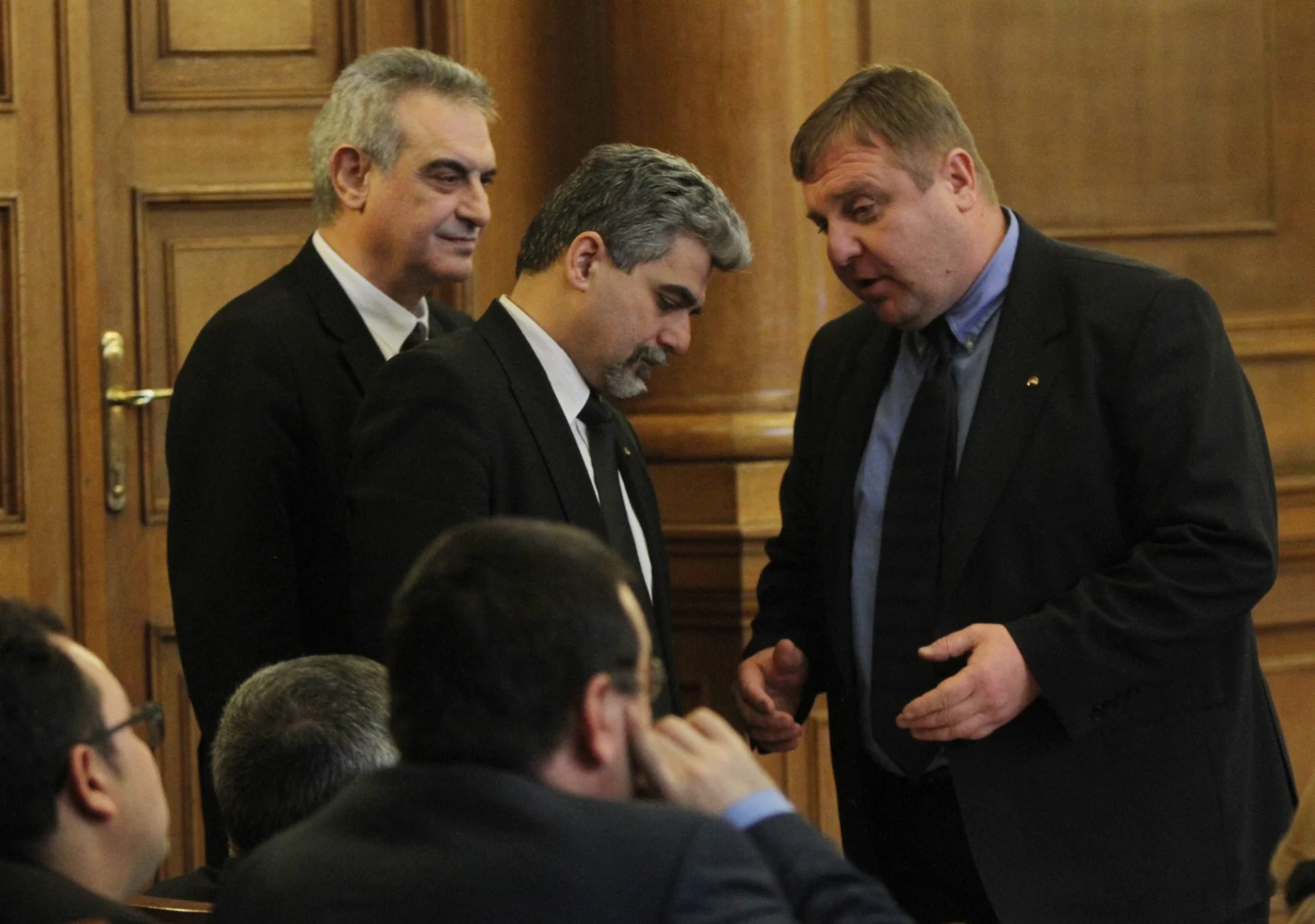 Парламент Валентин Касабов Милен Михов Красимир Каракачанов