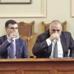 Финансовият министър Симеон Дянков и "послушният" му премиер ще пият по една поредна студена вода както за преместването на администрациите