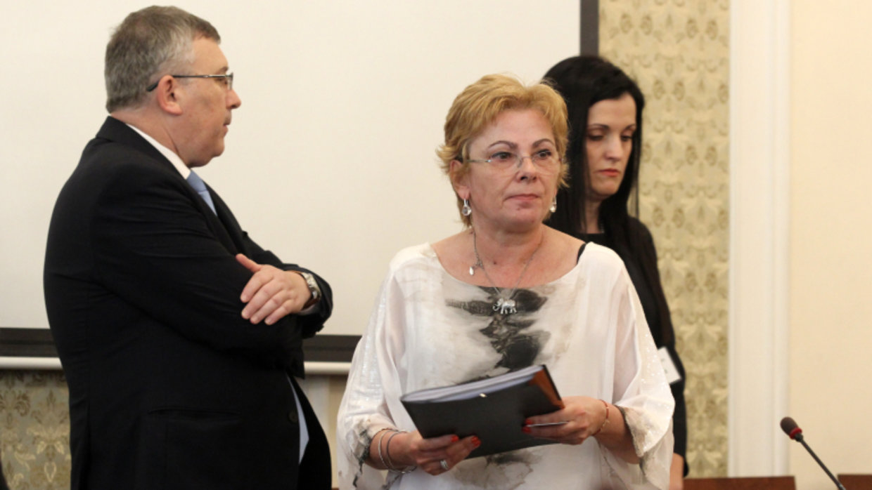 юлия ненкова кзк