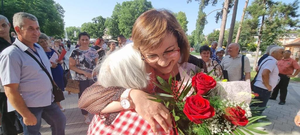 Корнелия Нинова