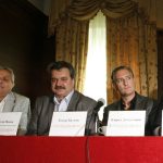 Собственикът на Лудогорец Кирил Домусчиев определи като "революция" решението му заедно с благодетеля на Левски Тодор Батков да закупят телевизионните права на А група чрез фирмата "Футбол Про Медия".Борислав Михайлов - председател БФСАтанас Караиванов - Управител "Футбол Про Медиа"
