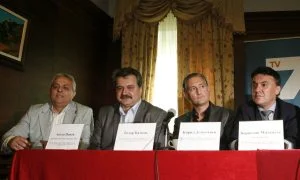 Собственикът на Лудогорец Кирил Домусчиев определи като "революция" решението му заедно с благодетеля на Левски Тодор Батков да закупят телевизионните права на А група чрез фирмата "Футбол Про Медия".Борислав Михайлов - председател БФСАтанас Караиванов - Управител "Футбол Про Медиа"