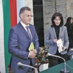 Двамата говорители на ЦИК Камелия Нейкова и Александър Андреев обявиха