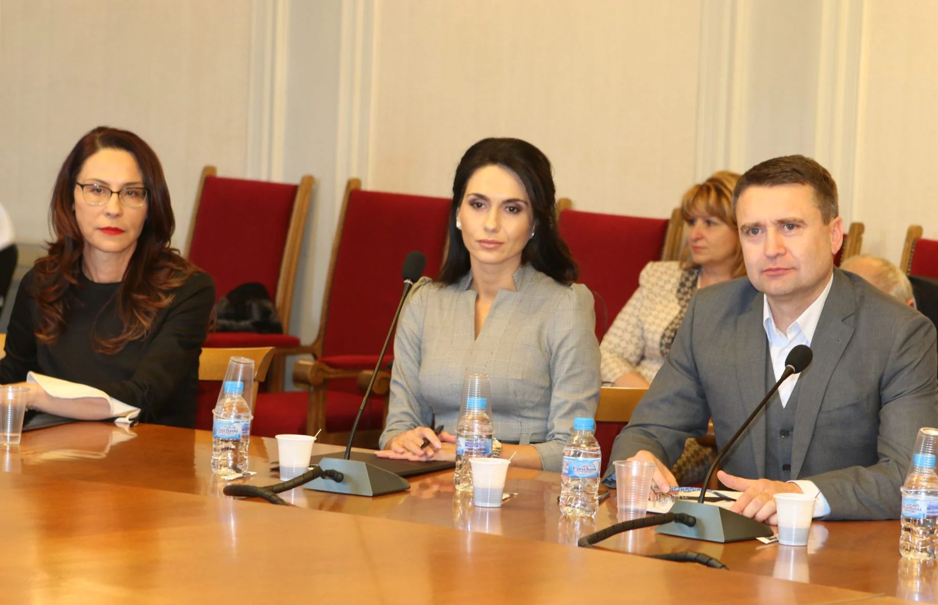 Парламент комисия по бюджет и финанси избор на зам. председатели  на КФН  Илиана Христова Мария Филипова Бойко Атанасов