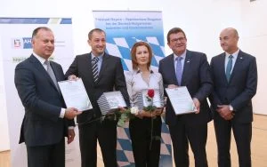 Връчване на награда на Баварскто представителство Любен Петров зам. мин. на икономиката