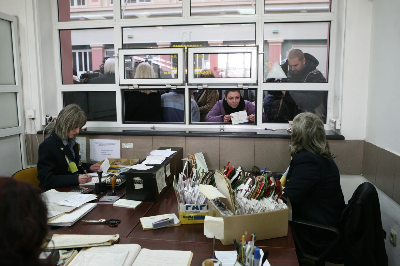 Софийска Митницагише чиновници държавни служители