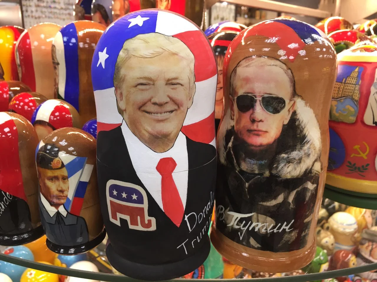 тръмп путин матрьошки сувенири