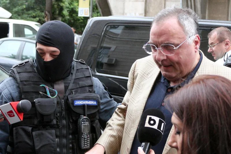 дан адамеску