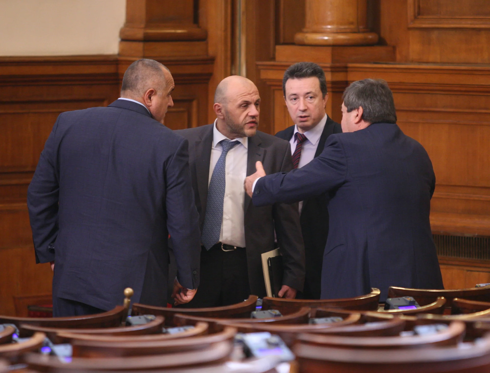 Парламент Бойко Борисов - министър-председател Томислав Дончев - вицепремиер Янаки Стоилов - БСП Тодор Божинов - БСП