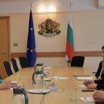 Вицепремиерът Корнелия Нинова