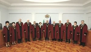 Конституционният съд се оказа лесно преодолим  за хитрия ВСС.