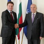 министърът на външните работи Николай Милков и посланикът на Обединеното кралство Великобритания и Северна Ирландия Роб Диксън