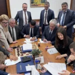 продължаваме промяната законопроекти