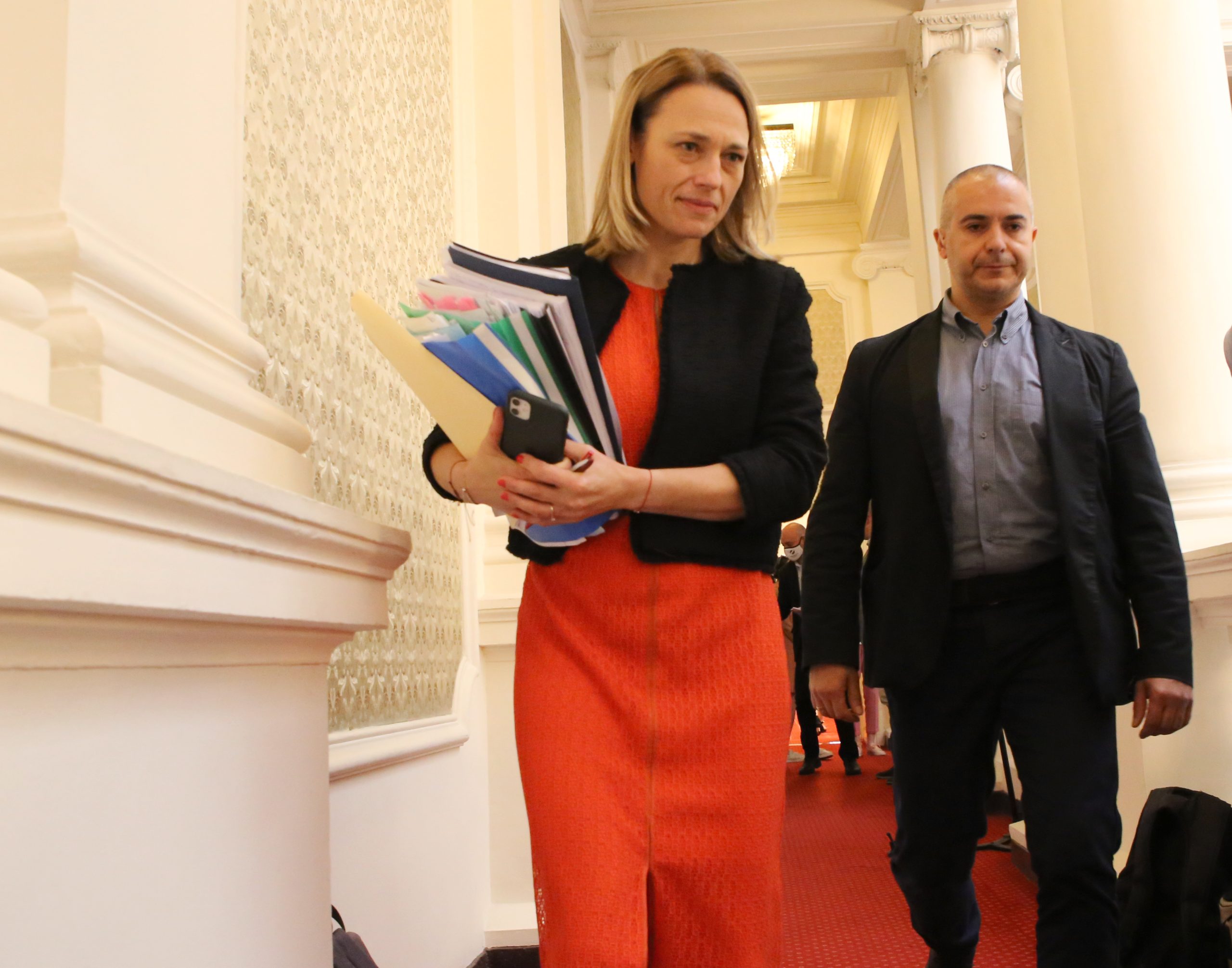 Парламент Ива Митева
