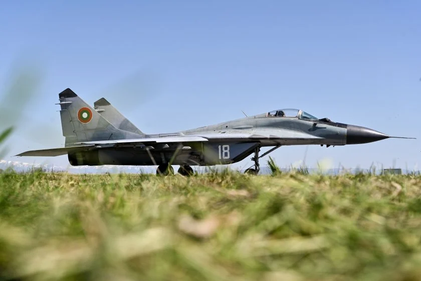 Военното министерство търси изтребители втора ръка заради забавянето на F-16