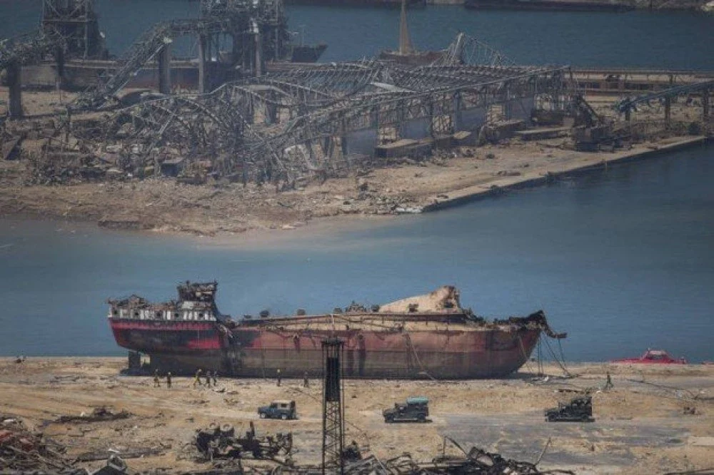 взрив кораб бейрут