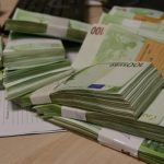 пачки с пари