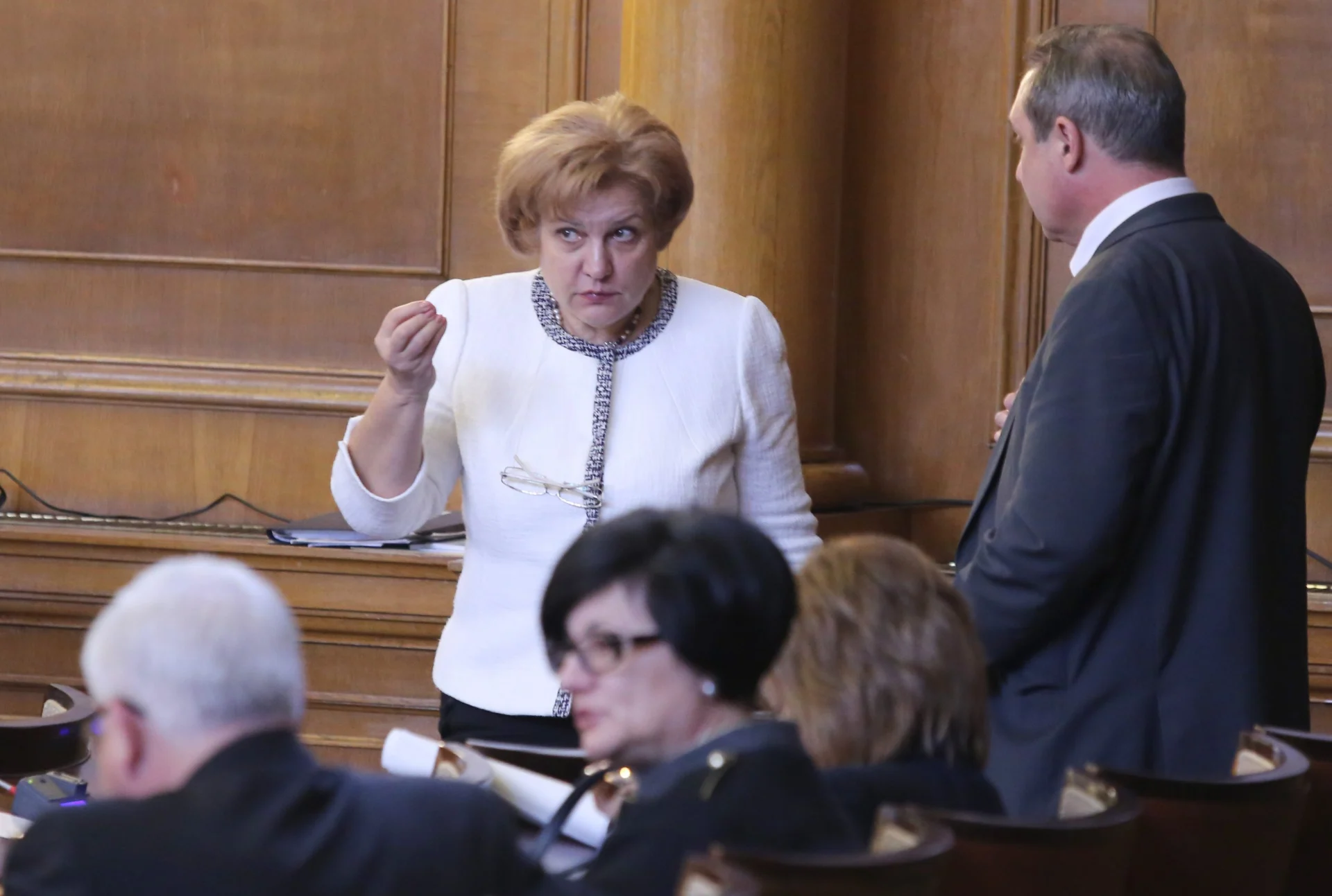 Парламент Менда Стоянова