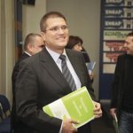 От проснат на земята “абсолютен престъпник” бившият военен министър Николай Цонев израсна до засмян партиен лидер.