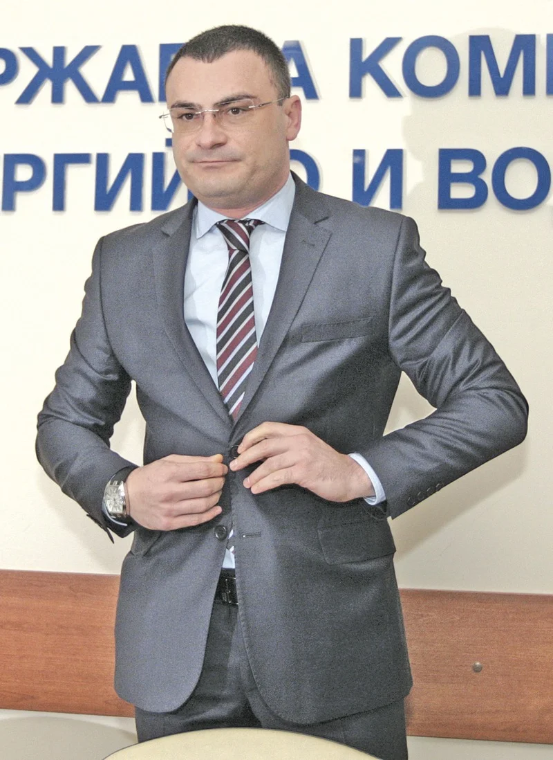 Боян Боев