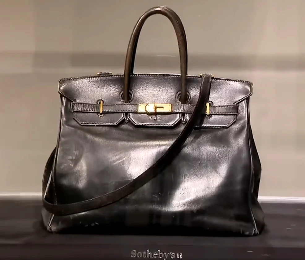 Оригиналната чанта Hermès на Джейн Бъркин отива на търг в Париж