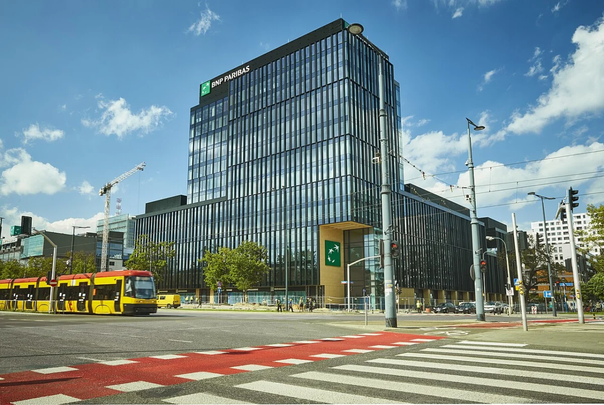 ЕБВР излиза от BNP Paribas Bank Polska, продавайки оставащия си дял от 2,9% 1 bnp paribas bank polska siedziba od 2021